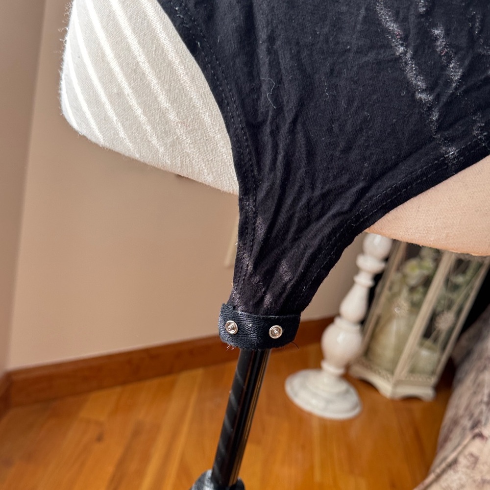 Fashion Nova‎ Black Deep V Short Sleeve Bodysuit - Picture 5 of 5